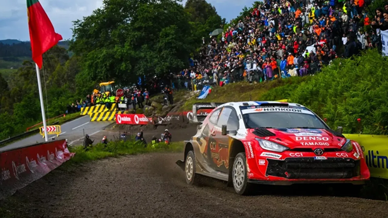 Sebastian Ogier Pimpin Dominasi Toyota dalam Sesi Pemanasan Reli Jepang