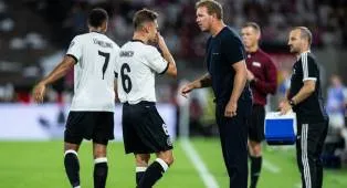 Cuma Ada Kimmich, Julian Nagelsmann Akui Jerman Krisis Bek Sayap Kanan