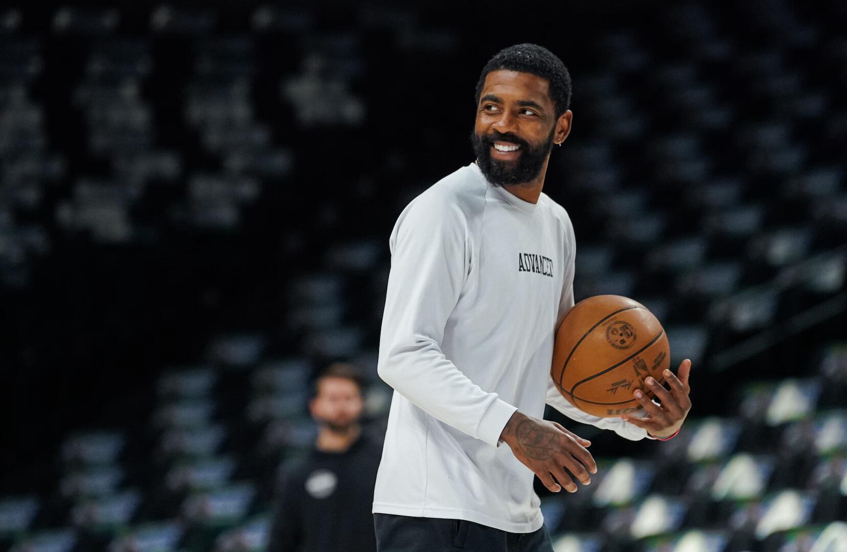 Kyrie Irving Diincar Raptors, Rumor Transfer Memanas