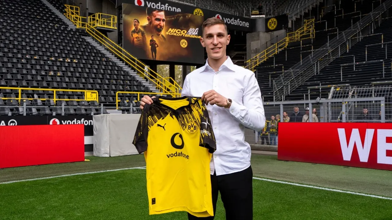 Meski Dicemooh Fans Dortmund, Nico Schlotterbeck Tak Menyesal Perpanjang Kontrak