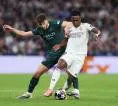 Real Madrid Incar Bek Kedua dari Manchester City