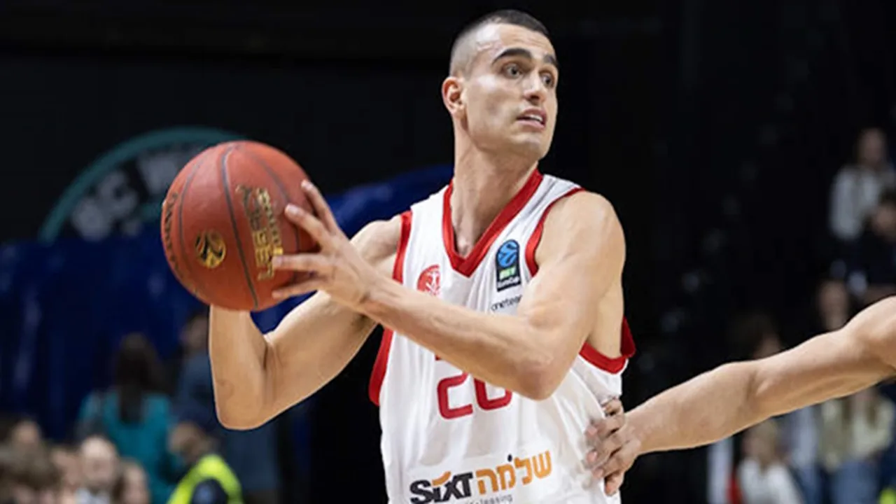 Yam Madar Antarkan Hapoel Tel Aviv Tumbangkan Maccabi