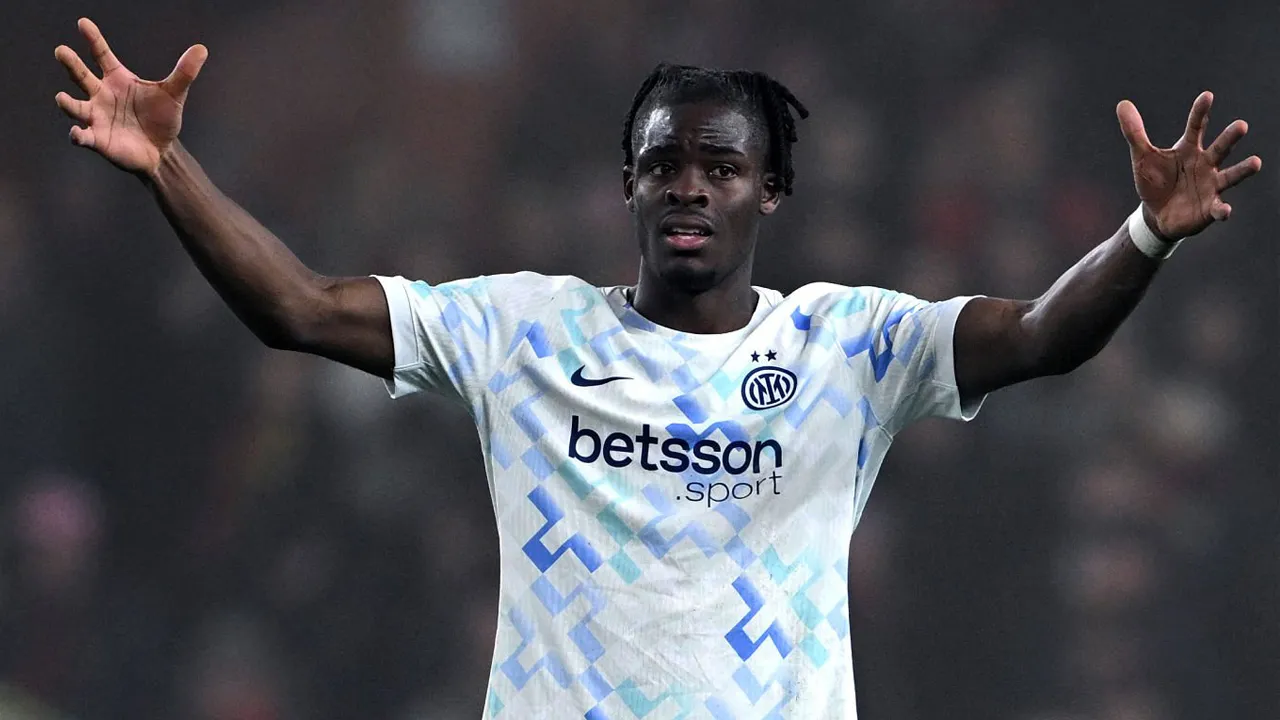 Yann Bisseck Dilirik EPL dan Bundesliga, Inter Pasang Harga 40 Juta Euro