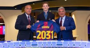 Barcelona Resmi Rekrut Anthony Gordon