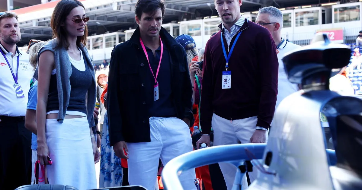 Carlos Sainz Puji Mobil Gen4 Formula E yang Impresif - sumber: (racingnews365)
