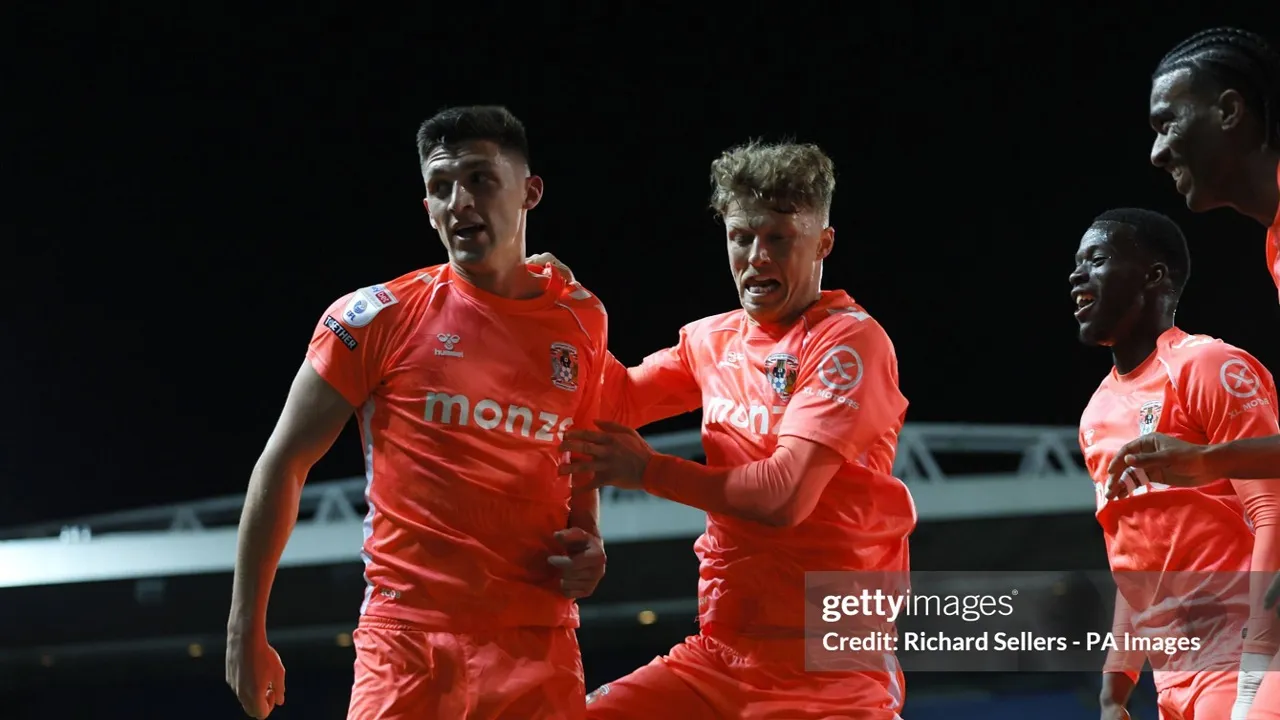 Victor Torp dan Bobby Thomas perpanjang kontrak di Coventry City