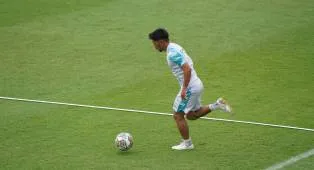 Daisuke Sato Buat Klarifikasi Terkait Embargo Transfer Persib