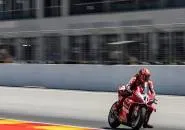 Hasil Race 1 WSBK Aragon: Bulega Perpanjang Rekor Kemenangan