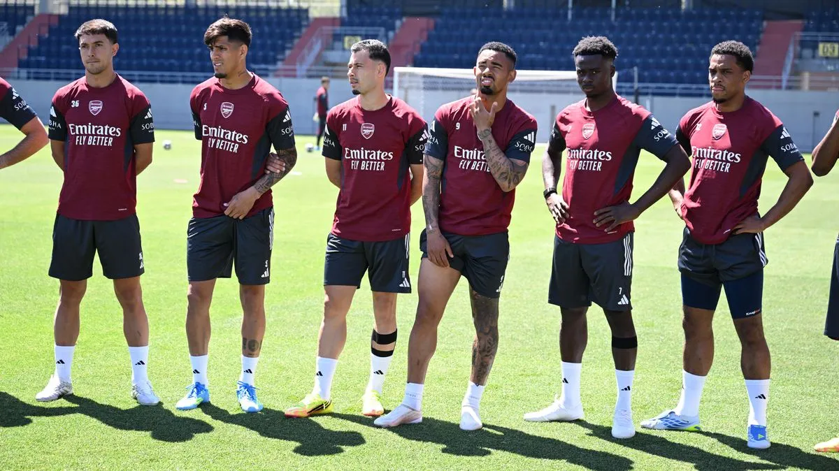 Martinelli dan Saka Terlihat dengan Perban, Timber Latihan - sumber: (footballlondon)