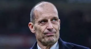 Pindah ke Napoli, Allegri Bertekad Untuk Rekrut Defender Andalan Lazio