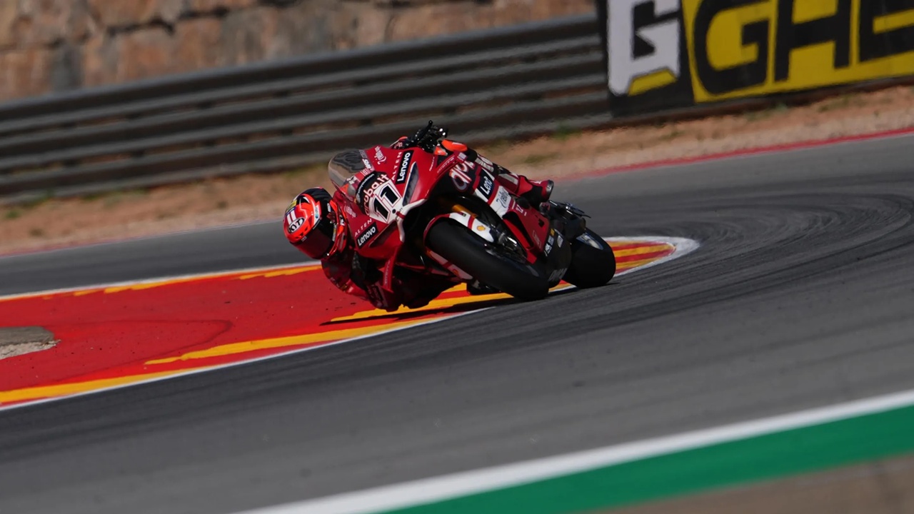 Hasil Race 2 WSBK Aragon: Bulega Tak Terbendung