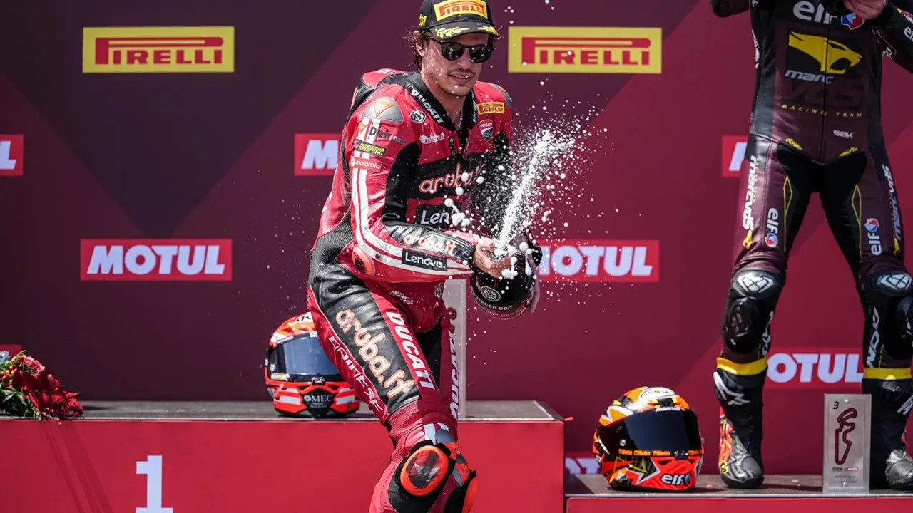 Hasil Superpole Race WSBK Aragon: Bulega Lanjutkan Tren Kemenangan