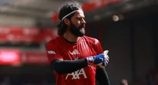Kepergian Arne Slot Buka Peluang Juventus Gaet Alisson Becker?