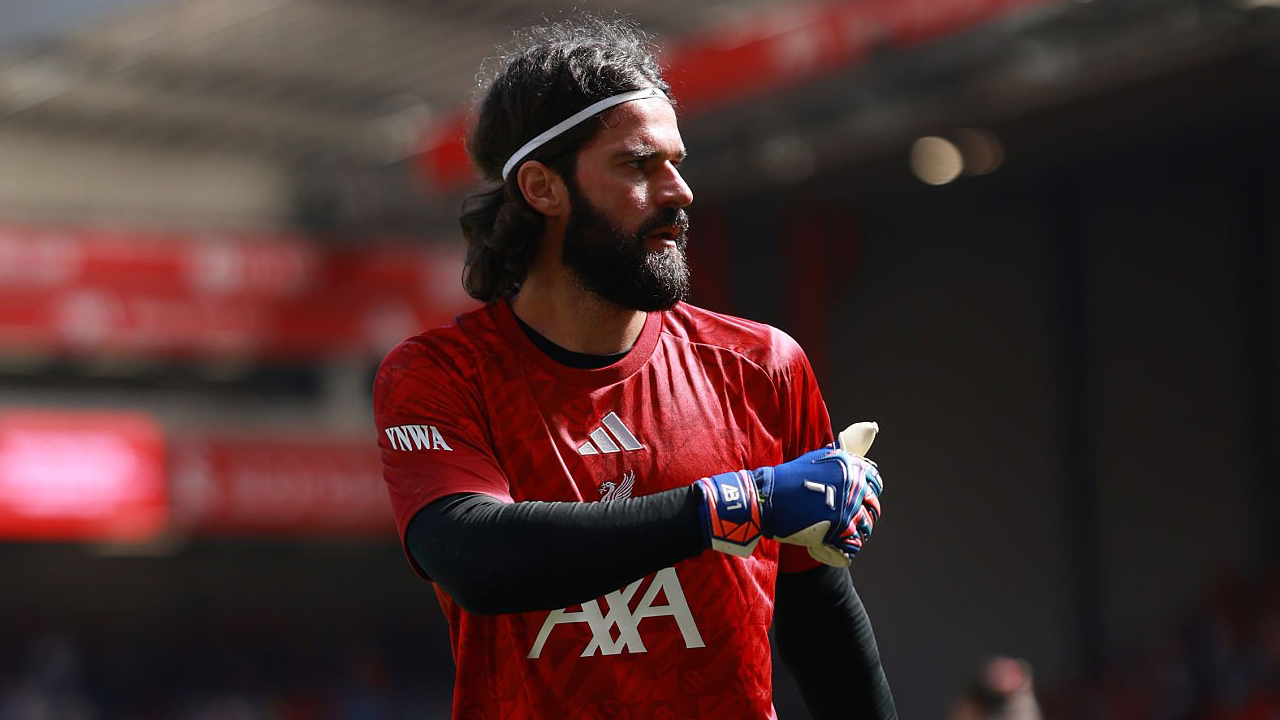 Kepergian Arne Slot Buka Peluang Juventus Gaet Alisson Becker?