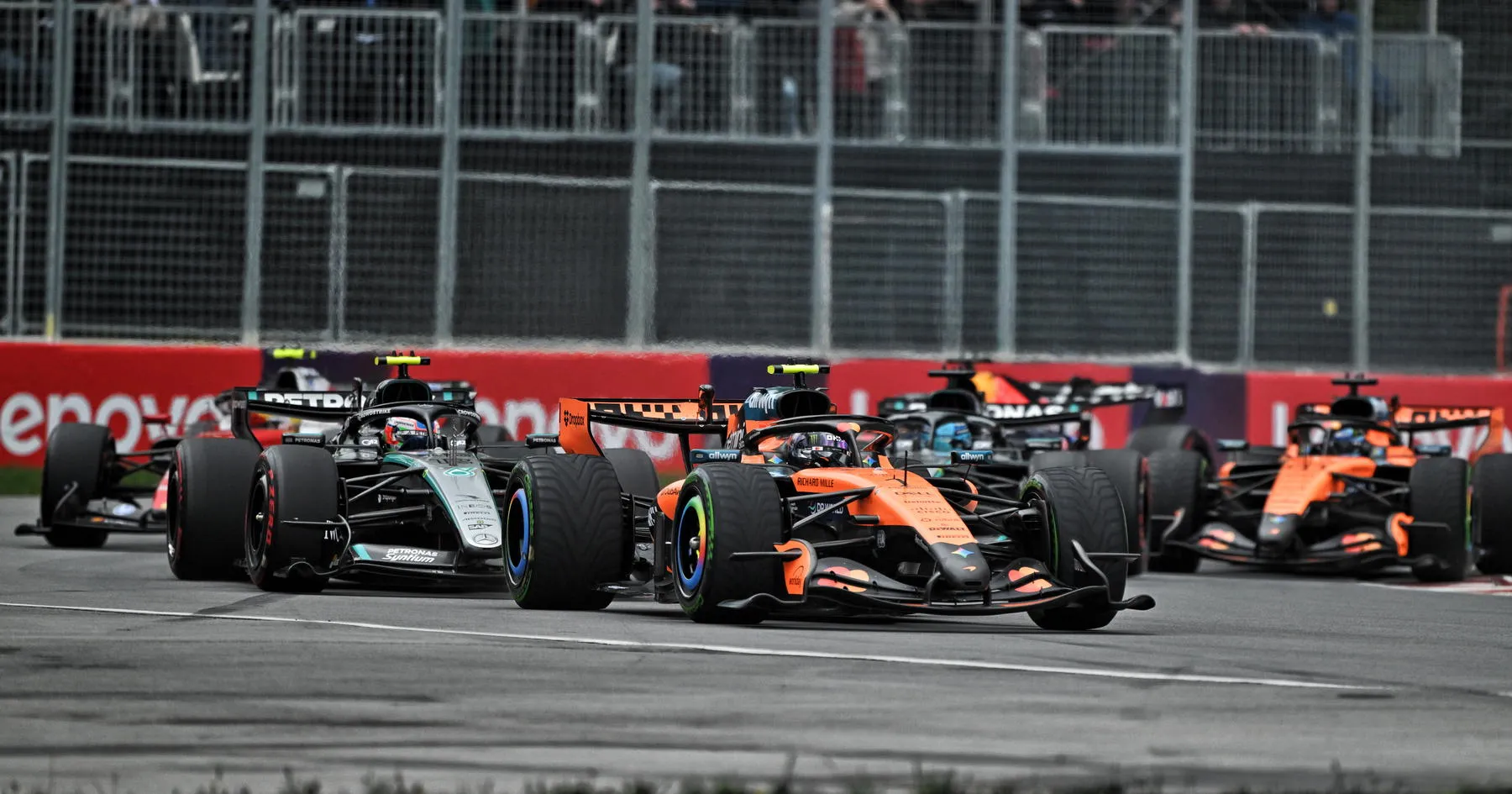McLaren Imbau FIA Waspada Terkait Usulan Rasio Mesin F1 - sumber: (racingnews365)