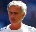 Mourinho Ungkap Alasan Lempar Medali ke Suporter Arsenal