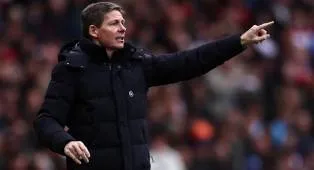 Oliver Glasner Kandidat Terkuat Pelatih Milan, Arne Slot Urutan Kedua