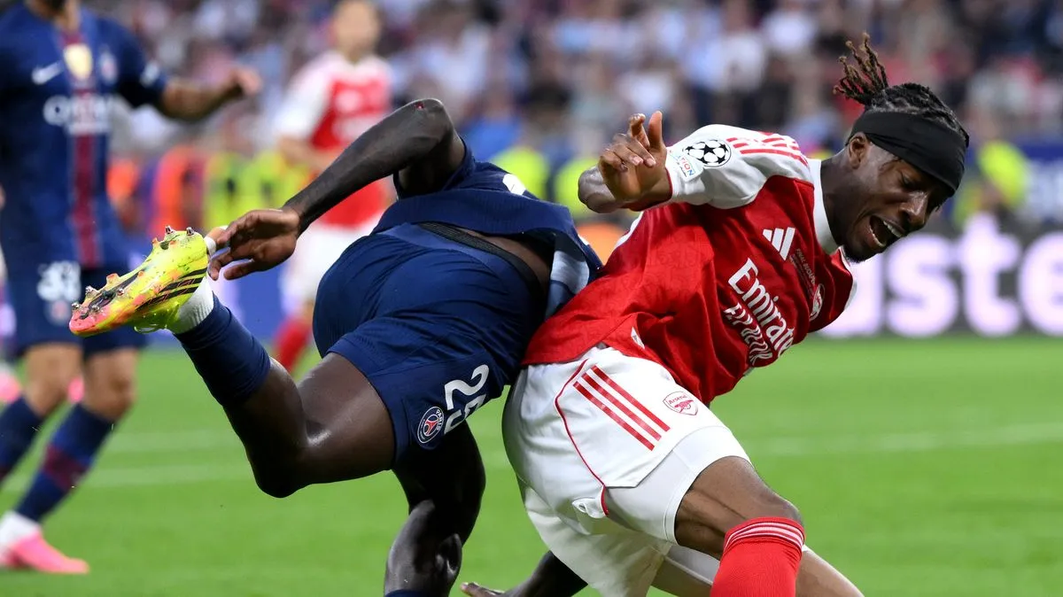 Wasit Menanggapi Kontroversi Penalti Arsenal vs PSG