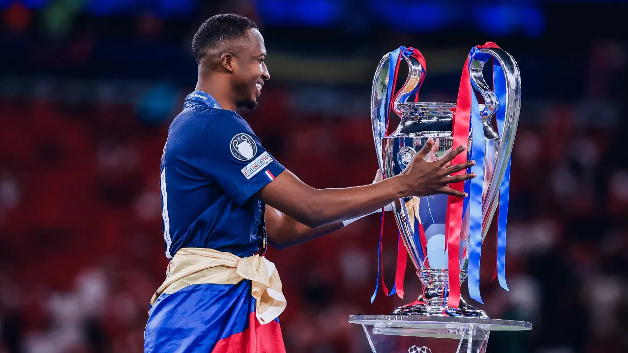 Willian Pacho: Ini Tahun Penuh Pasang Surut, Tapi PSG Sangat Tangguh