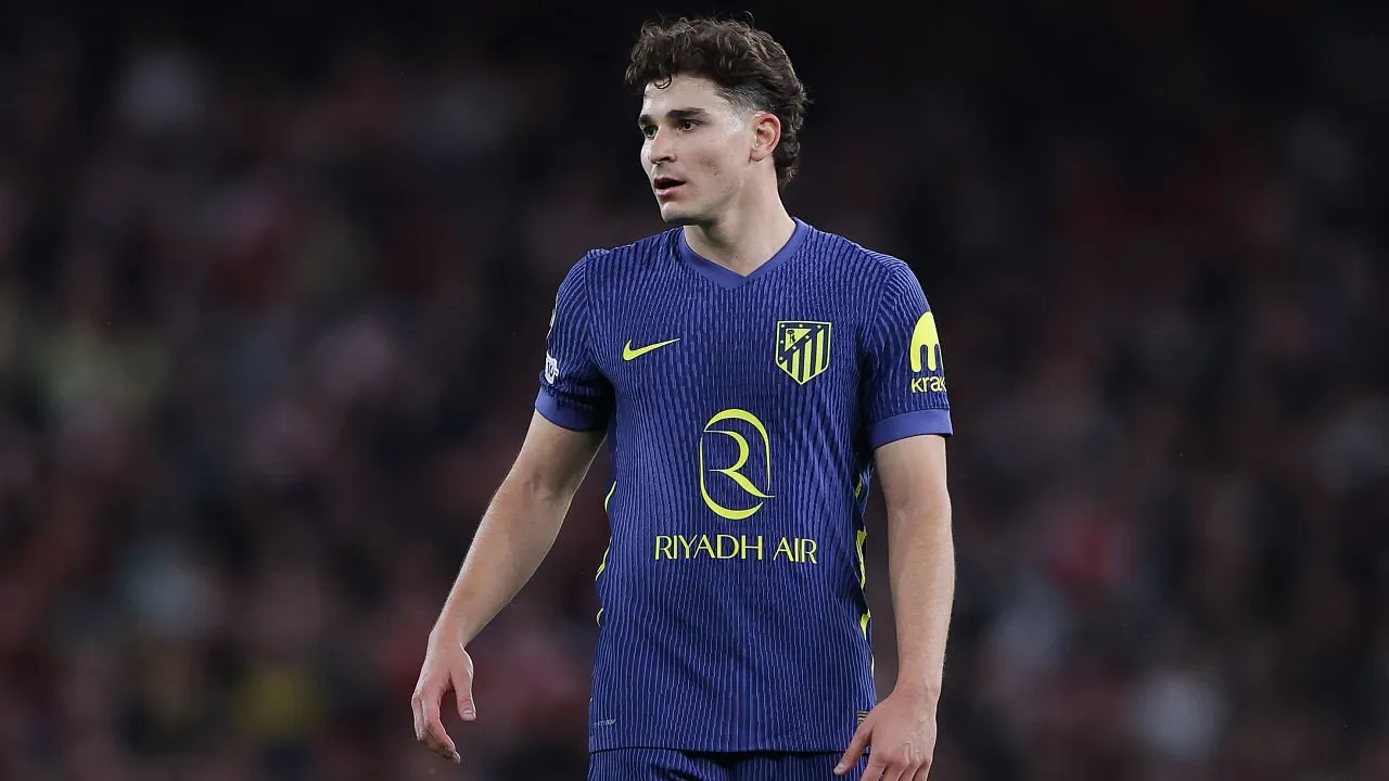 Barcelona Belum Bergerak, PSG Sudah Siapkan Tawaran untuk Julian Alvarez