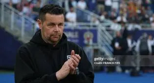 Buru Pelatih Baru, Crystal Palace Alihkan Fokus ke Pierre Sage