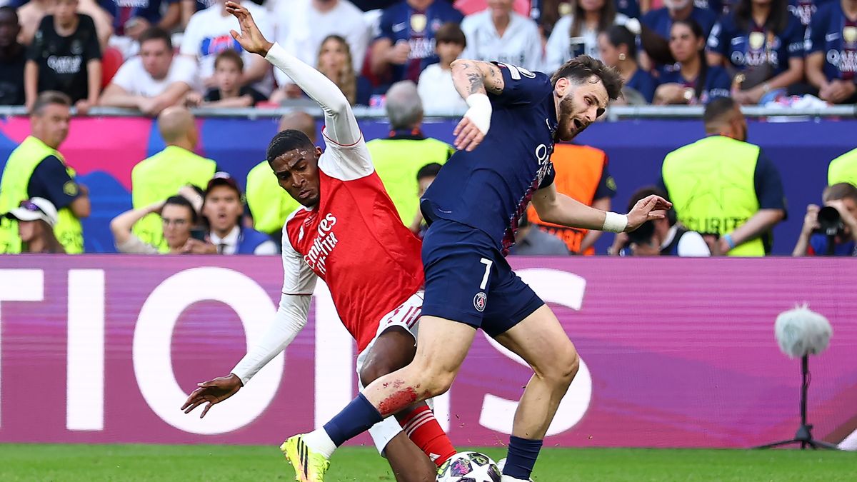 Cristhian Mosquera Sampaikan Pesan Usai Kesalahan di Final UCL