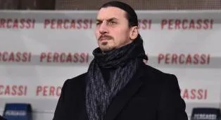 Fans Milan Serang Ibrahimovic dan Cardinale dengan Cemoohan Baru
