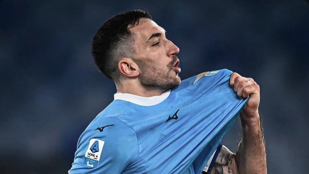 Gelandang Lazio Jalani Operasi, Targetkan Kembali Bermain di Pramusim