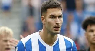 Lazio Pertimbangkan Rekrut Bek Tengah Brighton Musim Panas Ini
