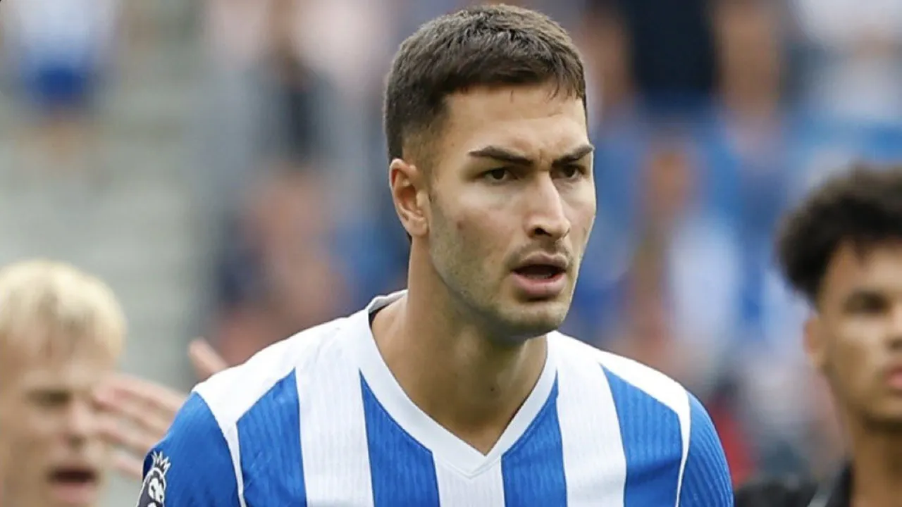 Lazio Pertimbangkan Rekrut Bek Tengah Brighton Musim Panas Ini