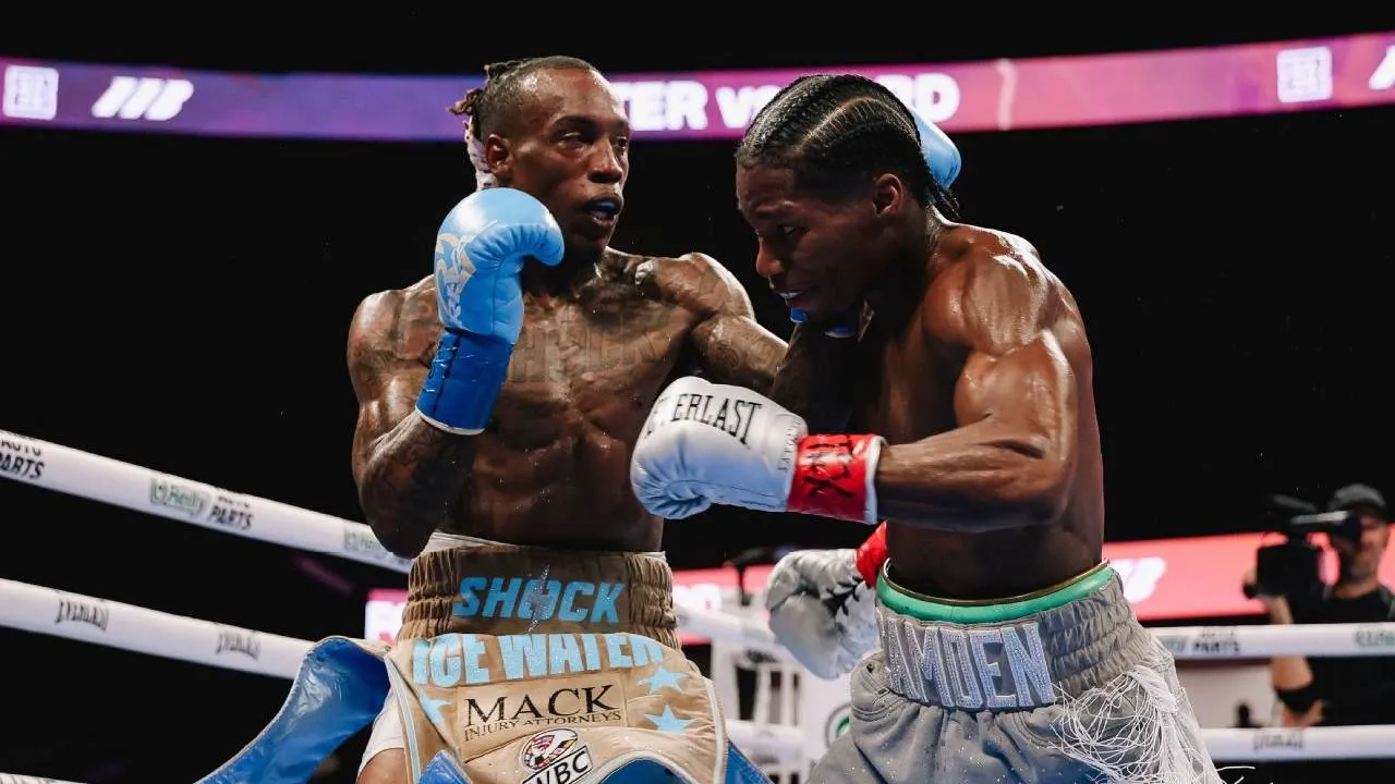 O'Shaquie Foster Pertahankan Gelar WBC Usai Kalahkan Raymond Ford