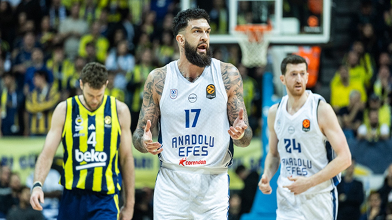 Anadolu Efes Konfirmasi Cerdera Dialami Vincent Poirier