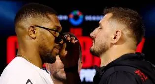 Anthony Joshua Tegaskan Lanjut Bertinju Usai Alami Kecelakaan Fatal