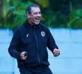 Arema FC Buka Peluang Pertahankan Pelatih Marcos Santos