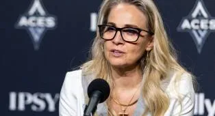 Becky Hammon Jadi Pelatih Tercepat Kedua Raih 150 Kemenangan di WNBA