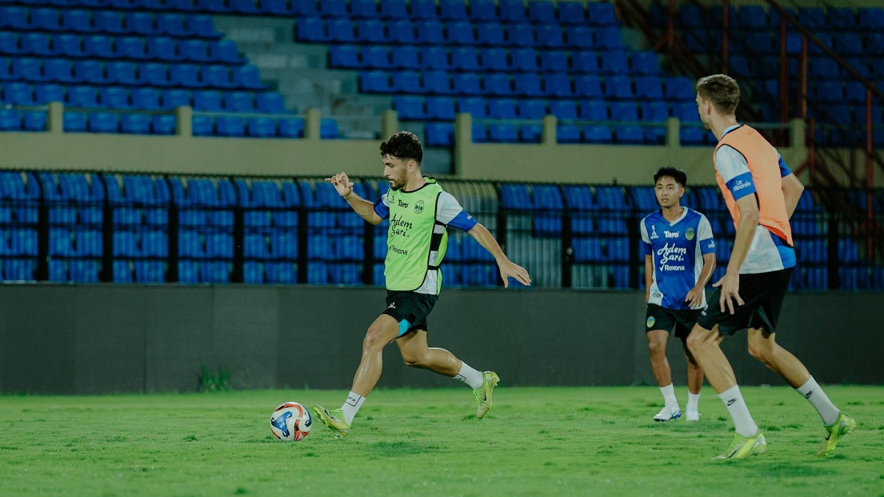 Bek Asing PSIM Jogja Dipanggil Timnas Tajikistan untuk Kejuaraan Asia