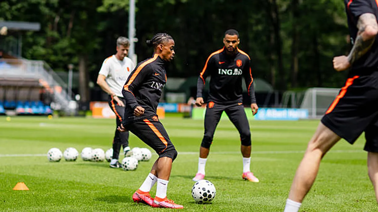 Belum Pernah Bela Belanda, Crysencio Summerville Terkejut Dipanggil Ronald Koeman