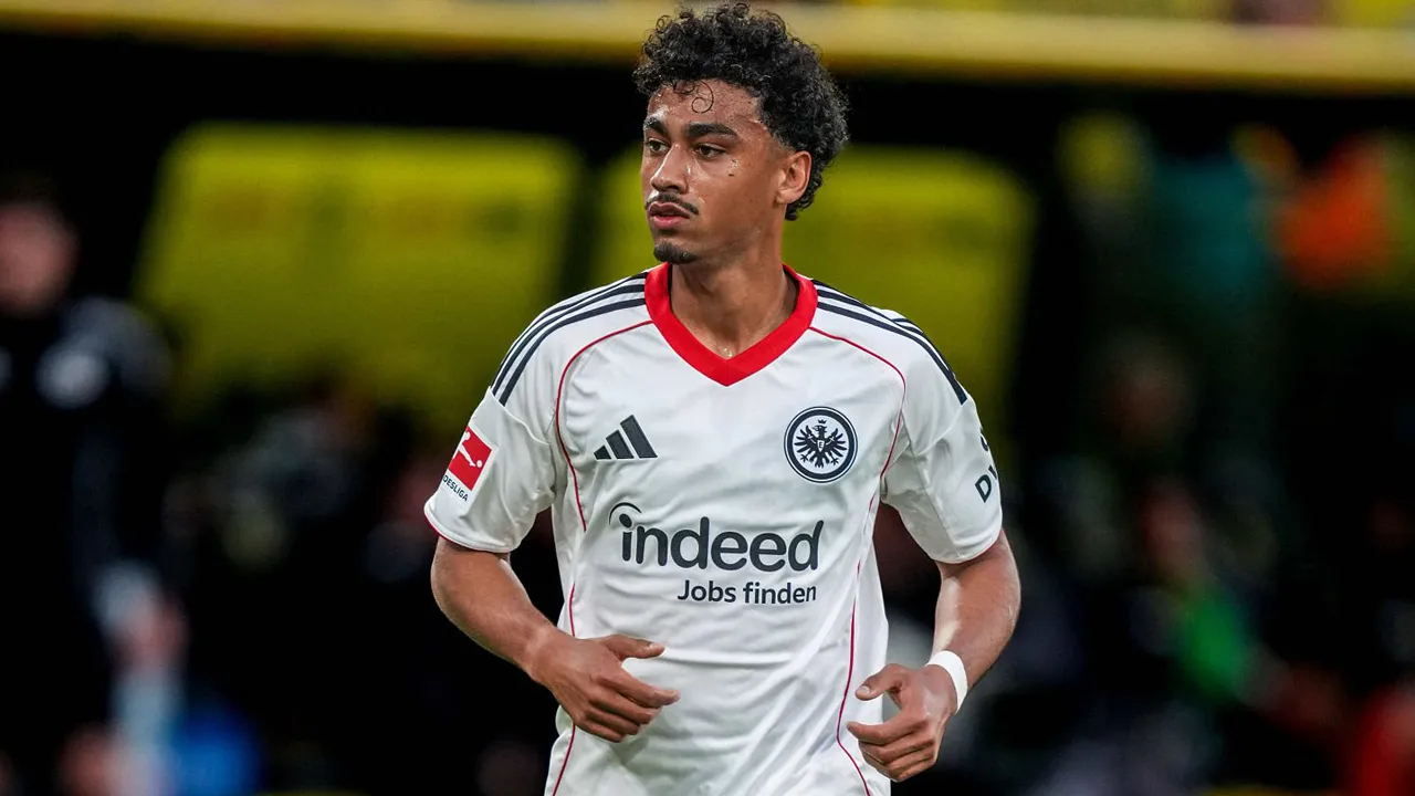 Bersinar di Frankfurt, Nathaniel Brown Masuk Radar Arsenal