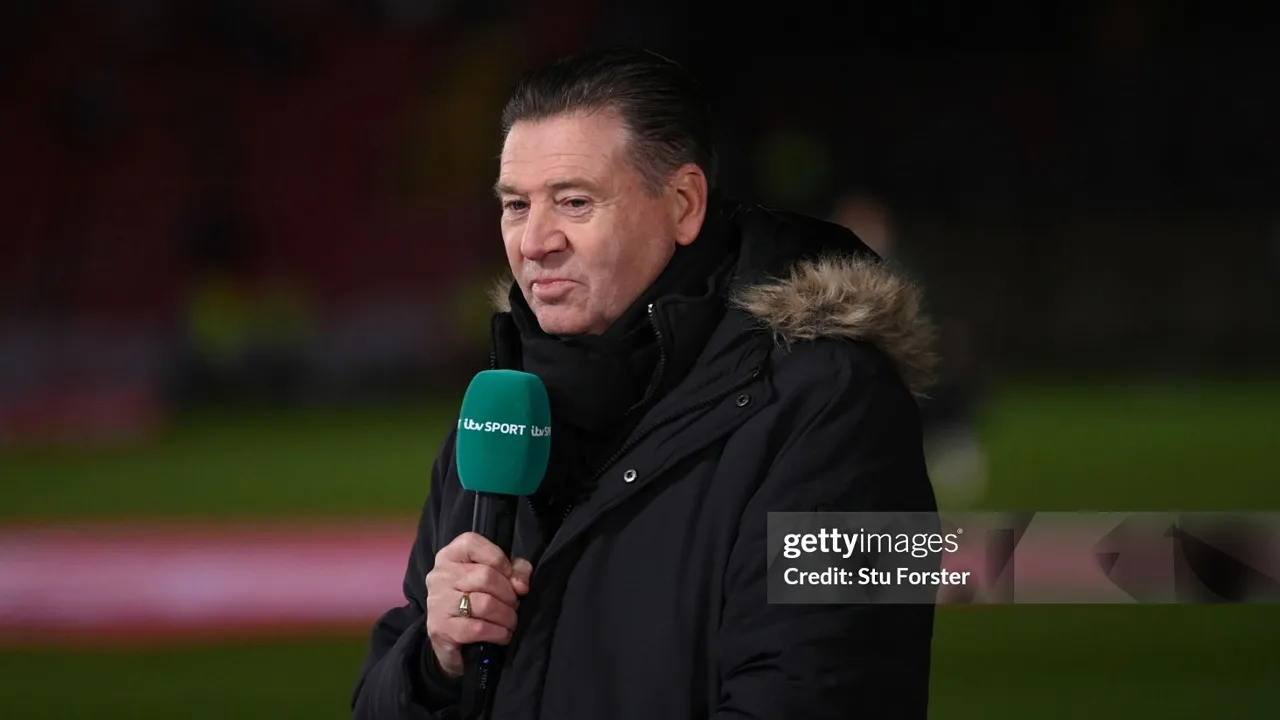 Chris Waddle Minta Newcastle United Tiru Strategi Sunderland