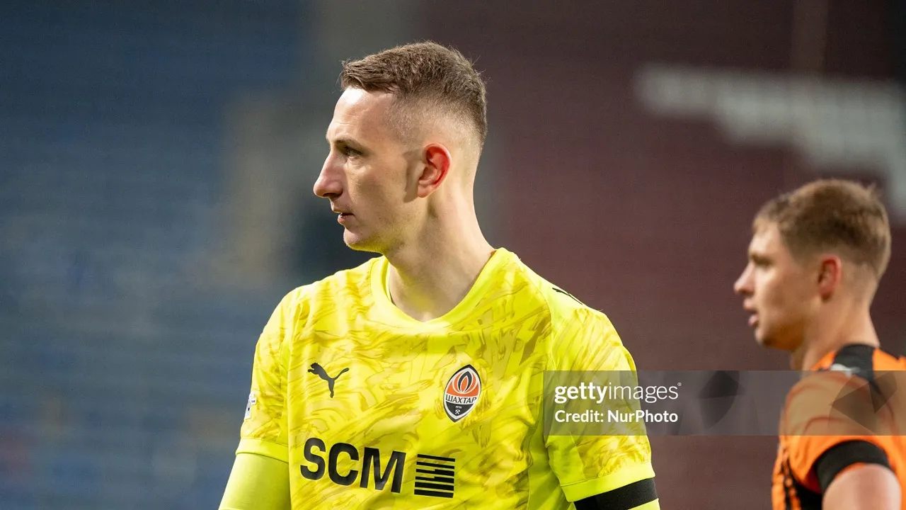 Dmytro Riznyk Masuk Radar Leeds United untuk Posisi Kiper Utama