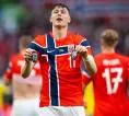 Jorgen Strand Larsen Cetak Dua Gol, Norwegia Kalahkan Swedia