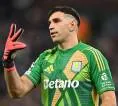 Media Italia: Inter Lakukan Pembicaraan Informal soal Emiliano Martinez