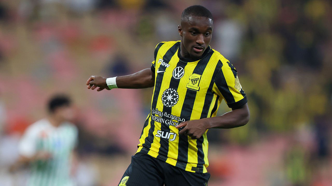 MU Lirik Moussa Diaby, Solusi Murah untuk Perkuat Lini Serang