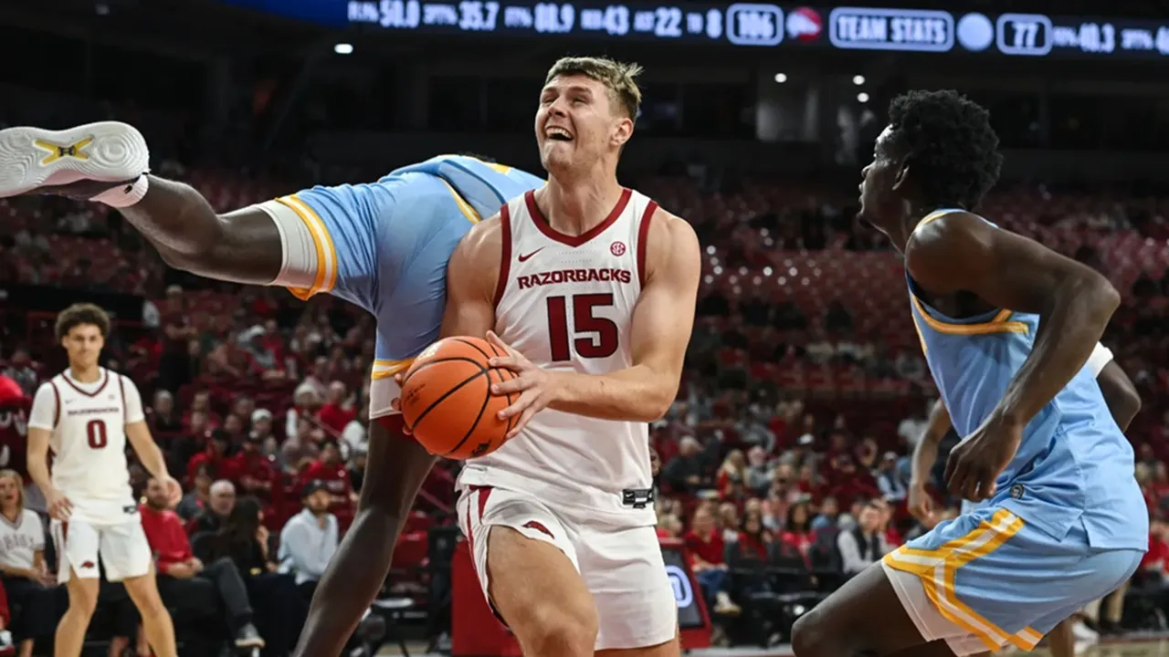 UConn Menambah Kedalaman Skuad dengan Datangkan Elmir Dzafic