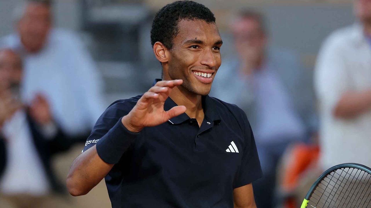 Usai Ukir Sejarah, Felix Auger Aliassime Merasa Paris Seperti Rumahnya
