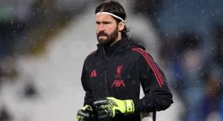 Alisson Jadi Incaran Juventus, Kegelisahan Liverpool Picu Opsi Mengejutkan