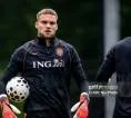 Aston Villa Incar Bart Verbruggen sebagai Pengganti Emiliano Martinez