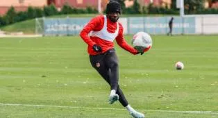 Cederanya Belum Pulih, Alphonso Davies Bisa Absen di Laga Pembuka PD 2026