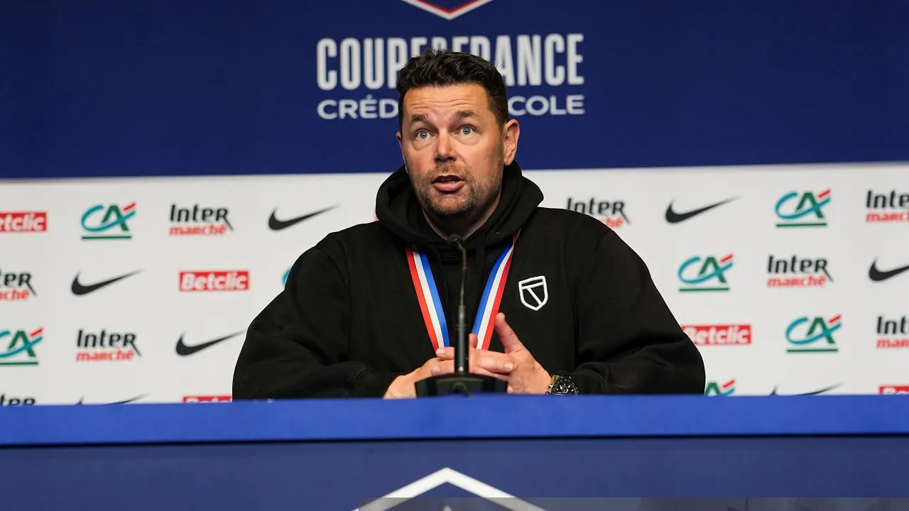 Crystal Palace Siapkan Tawaran Resmi untuk Pelatih RC Lens, Pierre Sage