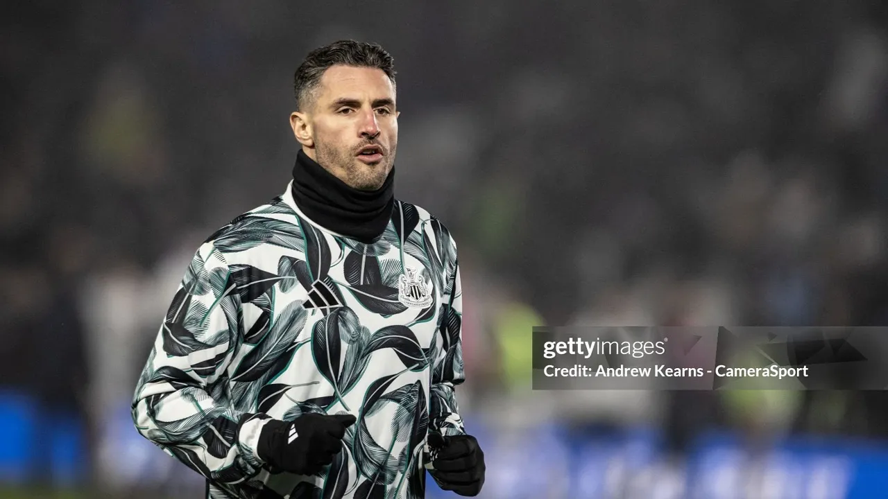 Fabian Schar Perpanjang Kontrak Satu Tahun di Newcastle United